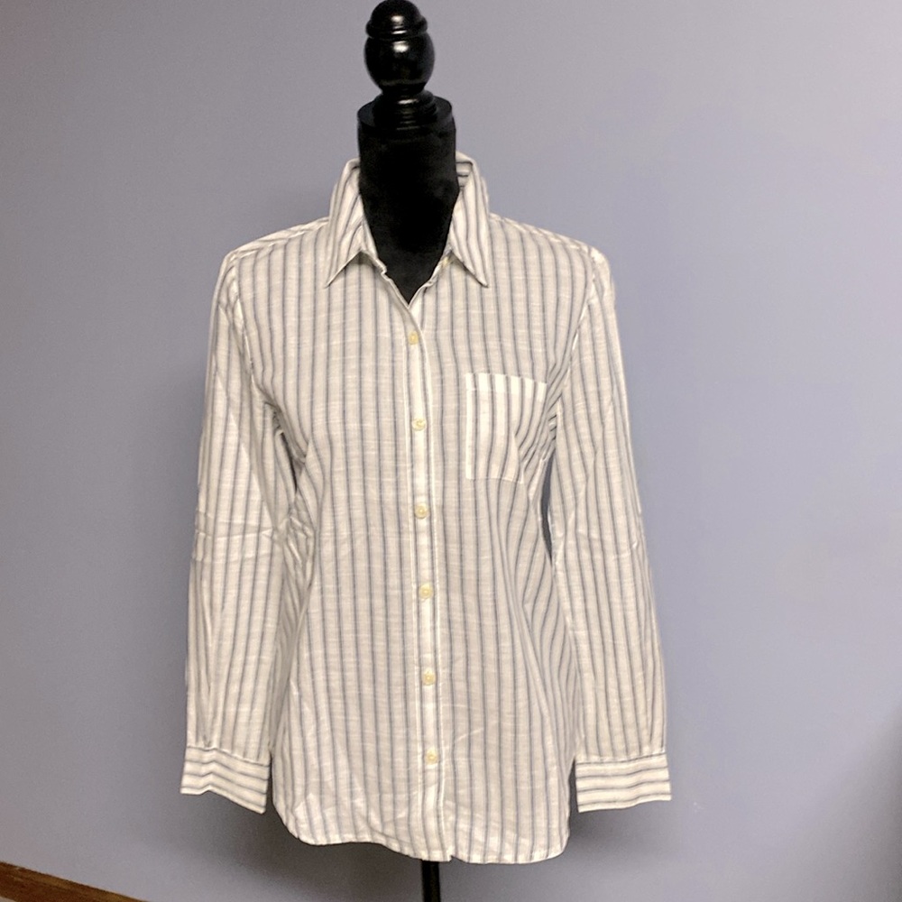 Woman’s long sleeve casual shirt